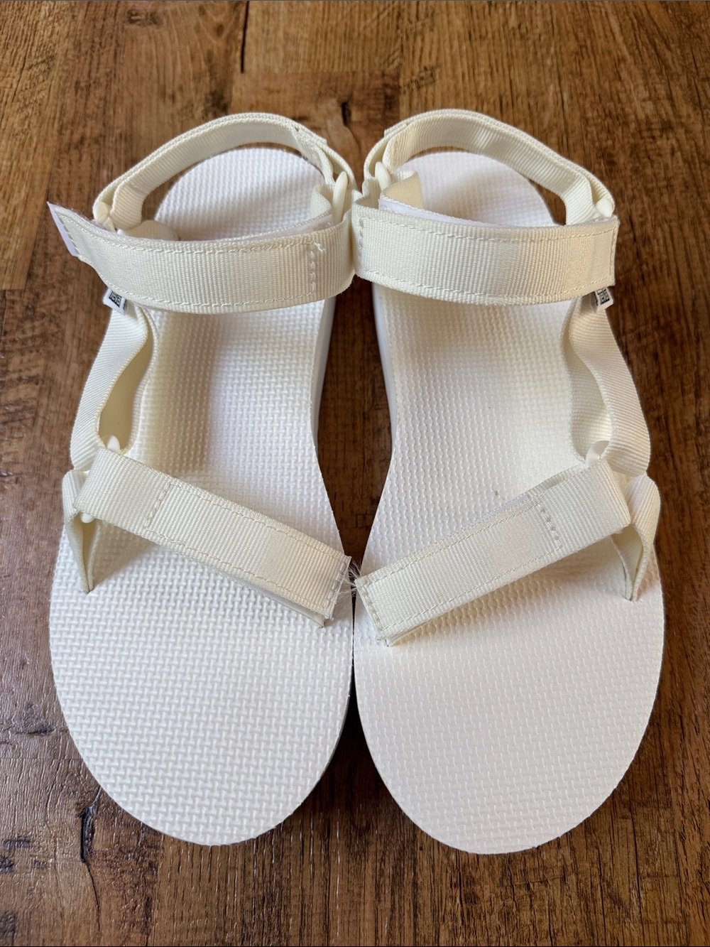 Teva Women's Cream Adjustable Strap Sandals Sz: 11 NWOT